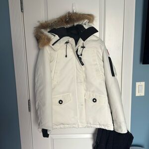 Authentic Canada goose women’s montebello parka